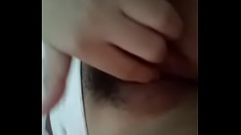 若い野菜は自分撮りに慣れています。