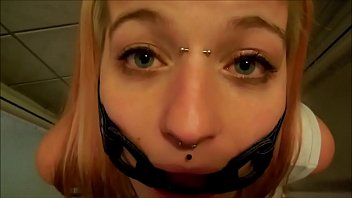 小便を飲みながら猿轡かませたPervyPixie