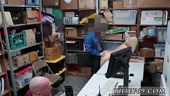 容疑者と共犯者をしたイギリスの警官手コキ警察が逮捕された