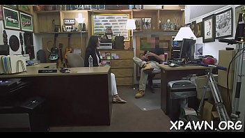 Hawtdoxyは店でセックスをしています
