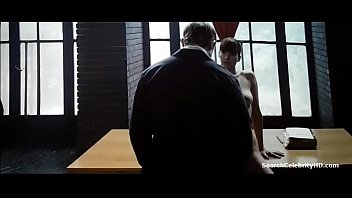 ジェニファー・ローレンスは完全にヌードでセックスをしている-レッドスパロー