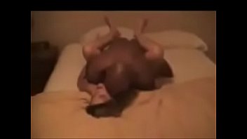Муженек снимает на видео свекровь, наслаждаясь черным членом
