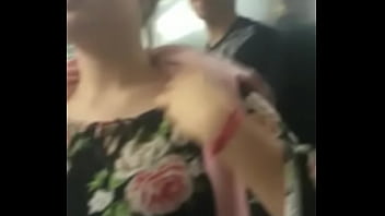 シンクは私のものに犯されて、あまりにも多くかかります!!!