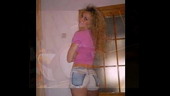 おっぱいお尻の脚の顔と笑顔を見てください
