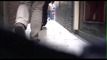 貪欲なひよこは激しくshlongに乗る前に位置69を楽しんでいます