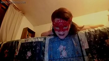 あなたの妻はあなたがそれを知っているダチに犯されますよね？彼女の猫から滴り落ちる精液を見てください