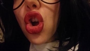 私の叔母は本当に専門家です。彼女は自慰の仕方を教えてくれます