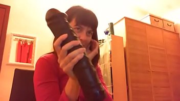私はこれらの大きな雄鶏であなたを支配しますあなたはそれらすべてを吸いたいですか？