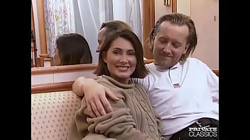 プライベートクラシック、MILFジーナはハードセックスを望んでいます