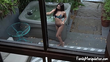 ジャンナは彼女の義理の兄弟がけいれんするのを捕まえる