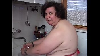 太った老婆はチンポが欲しい