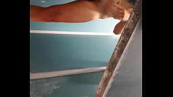 垂れ下がったおっぱいの盗撮