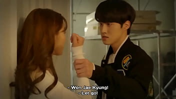 韓国の女の子がセックスのために部屋に男の子を引っ張る（韓国の映画のシーン）パート2男の子はいくつかを望んでいます