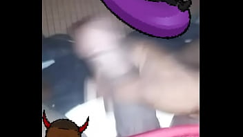 Blklavender1は恥ずかしがり屋の女性を探していませんが、私が自分自身を喜ばせ、多分私に参加するためにどのように/どこで/どのような潤滑剤を使用したいかを教えてくれます。以下のコメントと私の次のビデオはあなたが要求したものかもしれません