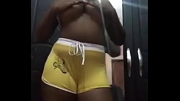 彼女は別のレベルにトゥワークを取りました