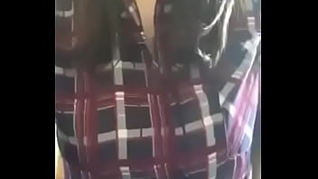 彼女のおっぱいを見せている女の子| sites.google.com/view/makemoneyonline-/home
