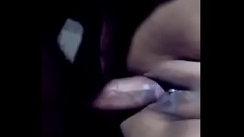 インドの少年は初めておばさんとセックスする