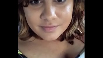 ファーハナRぽっちゃりインド系アメリカ人の妻の猫