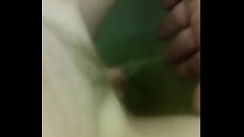 入れ墨の高い湯たんぽふしだらな女との楽しみを渡す