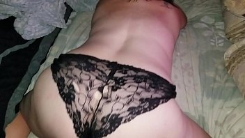 濡れたパンティーに浸るセクシーBBW
