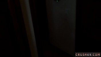 パパの指ティーン学校の女の子は彼らが彼らのために私をいじめています
