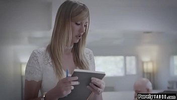 巨乳の秘書は上司に嫌がらせを受けてしゃぶる