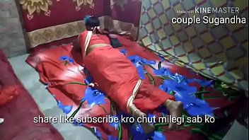 彼女の夫の不在で夜に彼女の寝室でケーブルマンとクソインドのdesibhabhi