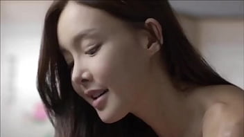 中国のティーンはボーイフレンドのお父さんの後背位から激しくセックスされました