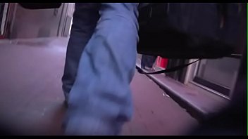 Возбужденный мужик наслаждается горячими проститутками в Амстердаме