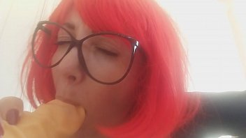 お願いします、もう抵抗できません。私のすべての穴にそれを入れて、あなたの暖かくて香りのよい精子で私を満たしてください