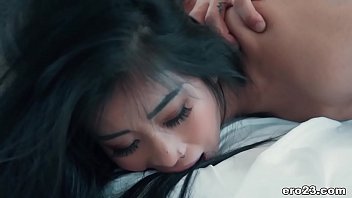 サーファーの男はアジアの美しさをファック-ジェイドクッシュとタイラーニクソン