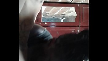 このブルナの雌犬の犬のようにあなたのお尻を取り上げて、それを愛してください