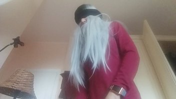 継母は夫と目隠しセックスをしたと信じていたが...