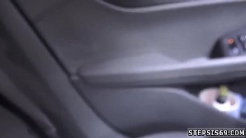 私の誕生日のために処女を奪われたセクシーな小さな十代の性交xxx