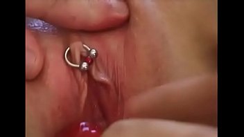 彼女の魅力的なひったくりは、このハードコアドキドキをかろうじて取ることができます