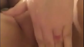 SPの既婚金髪、RJの友達に親密な動画を送る