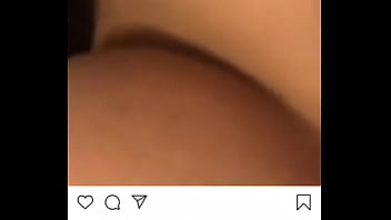 プーナム・パンディ自作の動画を自分で投稿しました。