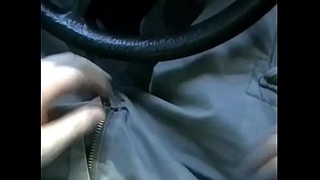 自分自身をテーピングしているティーンエイジャーのこれらのセクシーなペアをチェックしてください