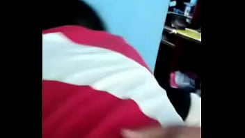 私はペルーから彼の豊かなコックをファックするために旅行し、私をサポートし続けます