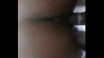 この女の子を見てください