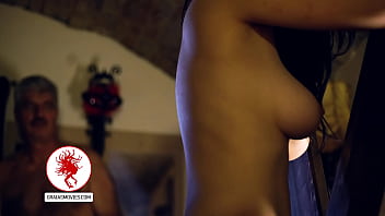 巨乳の若いドミナが罰せられる