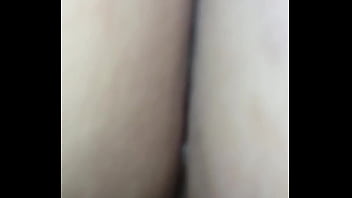 私が使いすぎたように彼女を埋めたいと思うあなたの手コキの喜びのために潮吹きとアナルファックをした元ガールフレンド