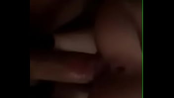 スキニー元ガールフレンドは彼女が中出しするまで大きなペニスを取ります