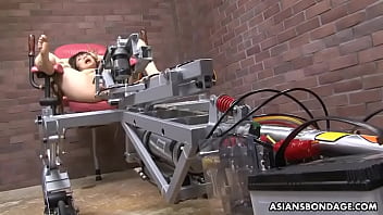 なつみしおりは機械が世界を席巻していることを知っている