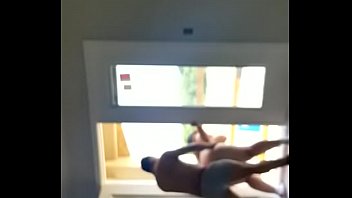 あなたの妻が仕事に行き、彼の上司をホイットするとき