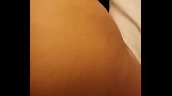 後ろから犯される赤いひよこ