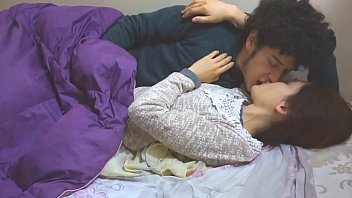 ディープスロート。私が彼女のかわいい口の中で射精するとき、レナは幸せです