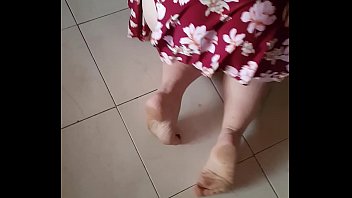 내 의붓 자매가 청소를 하고 있는데 내가 섹스를 해