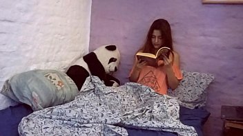 私の元が私の部屋に入り、私が非常に疲れるまで私をファックするので、私は試験に負けます