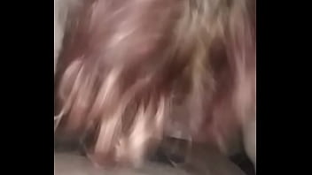 ぽっちゃりはsに私のディックを吸う。彼女が病気である間、狂った頭を見なければなりません